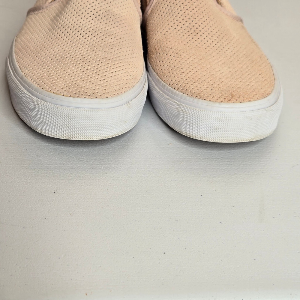Vans Asher Perforated Suede Slip-On Blush Pink Metallic Gold Lining Sneaker Sz 9 - Picture 8 of 9